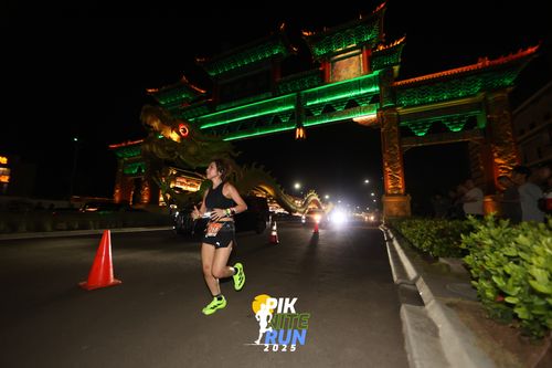 Race photo from PIK NITE RUN 2025