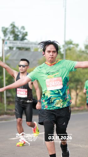 Race photo from Arutmin Borneo Run 2024