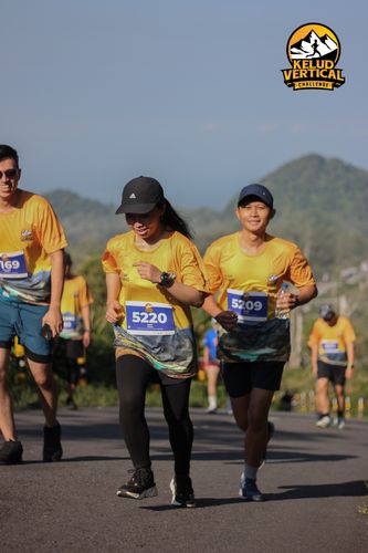 Race photo from Kelud Vertical Challenge 2024
