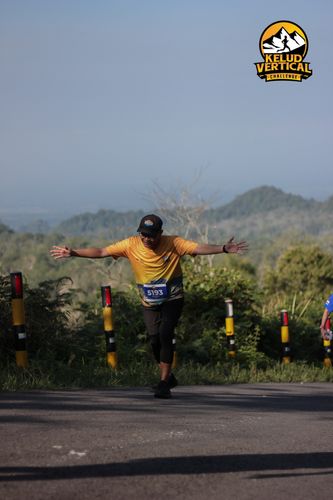 Race photo from Kelud Vertical Challenge 2024