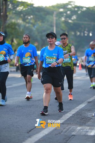 Race photo from Isoplus Run 2024 Surabaya
