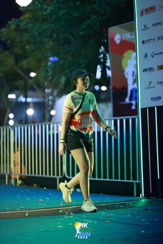 Race photo from PIK NITE RUN 2025