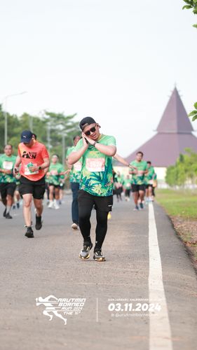 Race photo from Arutmin Borneo Run 2024