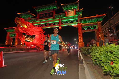 Race photo from PIK NITE RUN 2025