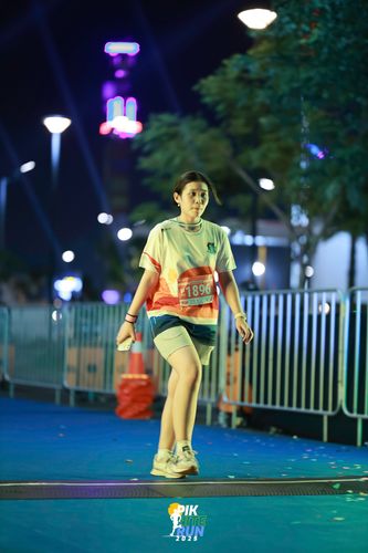 Race photo from PIK NITE RUN 2025