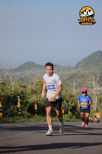 Race photo from Kelud Vertical Challenge 2024