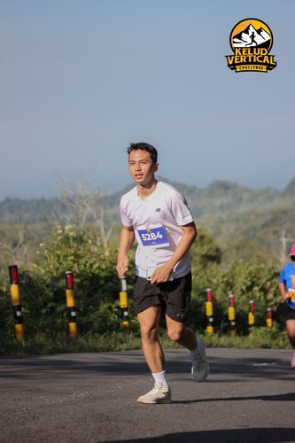 Race photo from Kelud Vertical Challenge 2024