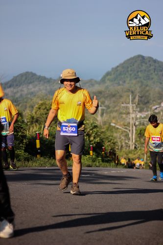 Race photo from Kelud Vertical Challenge 2024