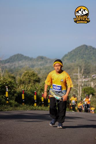 Race photo from Kelud Vertical Challenge 2024