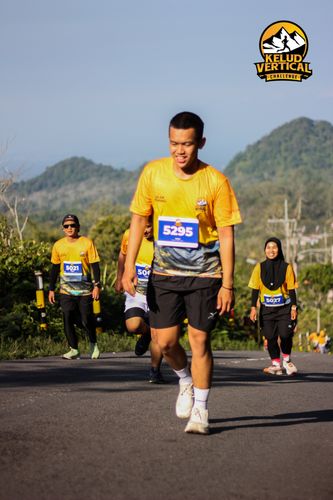 Race photo from Kelud Vertical Challenge 2024