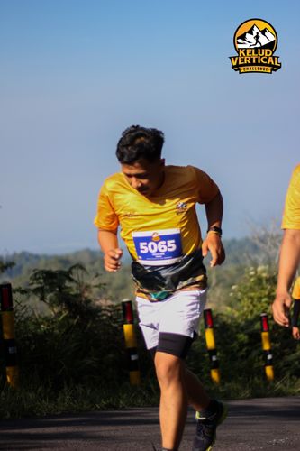Race photo from Kelud Vertical Challenge 2024