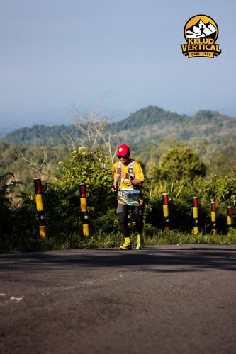 Race photo from Kelud Vertical Challenge 2024