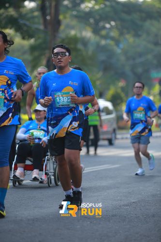 Race photo from Isoplus Run 2024 Surabaya
