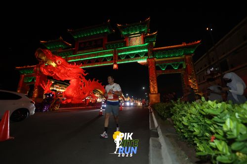Race photo from PIK NITE RUN 2025
