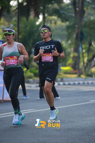 Race photo from Isoplus Run 2024 Surabaya