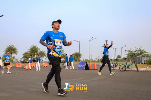Race photo from ISOPlus Run 2024 Jakarta