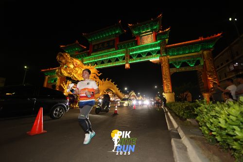 Race photo from PIK NITE RUN 2025