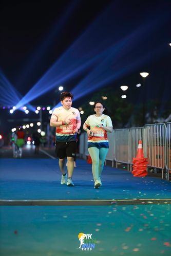 Race photo from PIK NITE RUN 2025