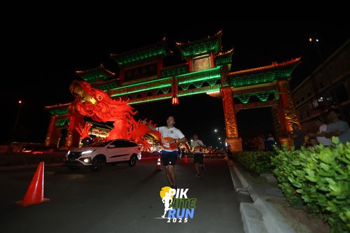 Race photo from PIK NITE RUN 2025