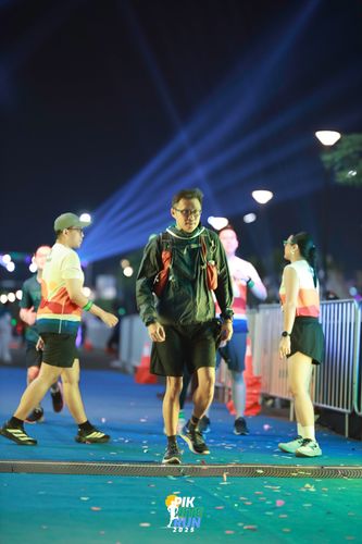 Race photo from PIK NITE RUN 2025
