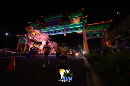 Race photo from PIK NITE RUN 2025