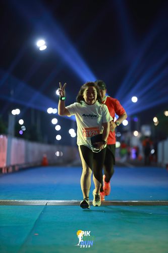 Race photo from PIK NITE RUN 2025