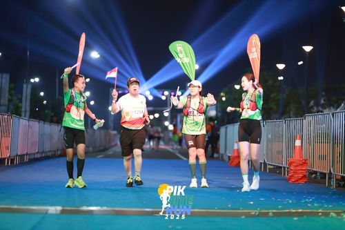Race photo from PIK NITE RUN 2025