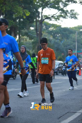 Race photo from Isoplus Run 2024 Surabaya