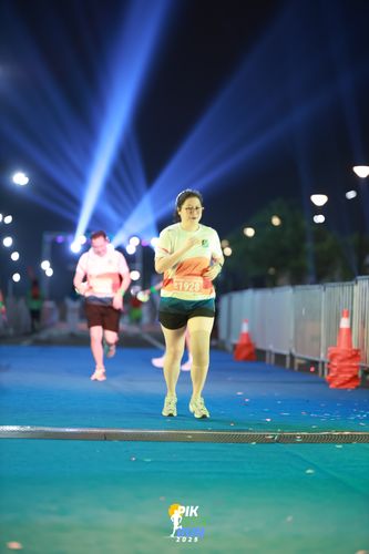 Race photo from PIK NITE RUN 2025