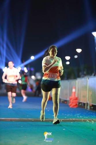 Race photo from PIK NITE RUN 2025