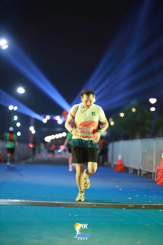 Race photo from PIK NITE RUN 2025