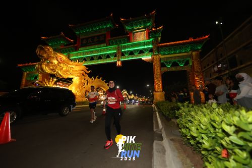 Race photo from PIK NITE RUN 2025