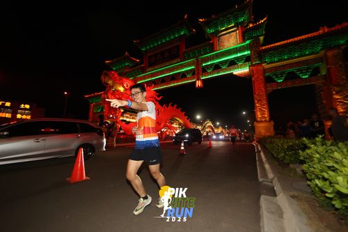 Race photo from PIK NITE RUN 2025