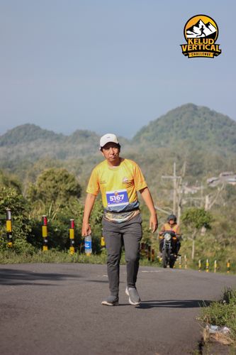 Race photo from Kelud Vertical Challenge 2024