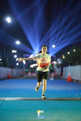 Race photo from PIK NITE RUN 2025