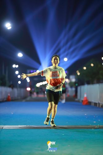 Race photo from PIK NITE RUN 2025