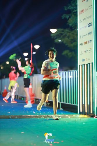Race photo from PIK NITE RUN 2025