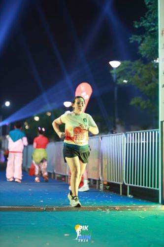 Race photo from PIK NITE RUN 2025