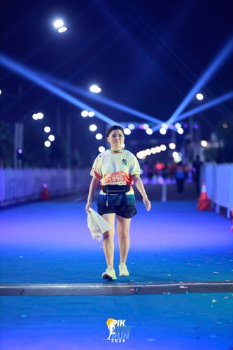 Race photo from PIK NITE RUN 2025