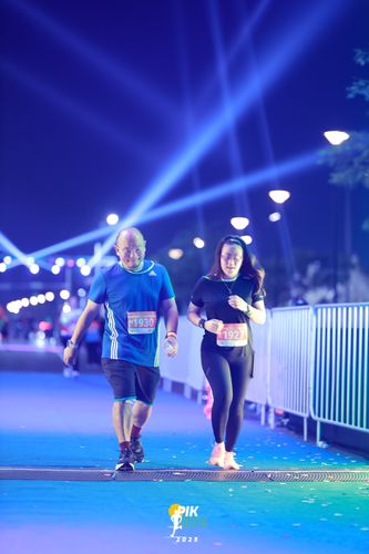 Race photo from PIK NITE RUN 2025