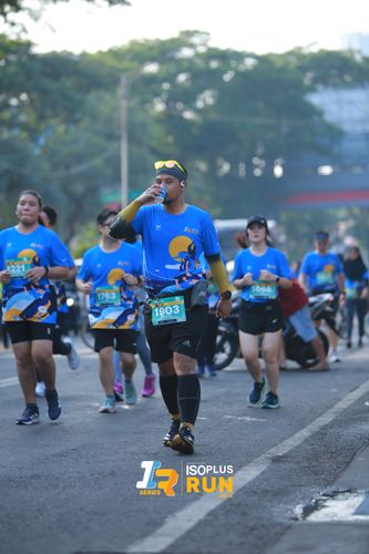 Race photo from Isoplus Run 2024 Surabaya