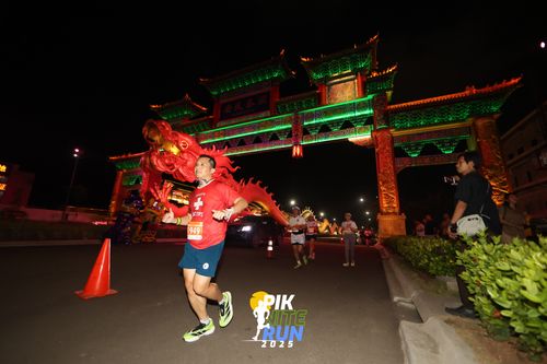 Race photo from PIK NITE RUN 2025