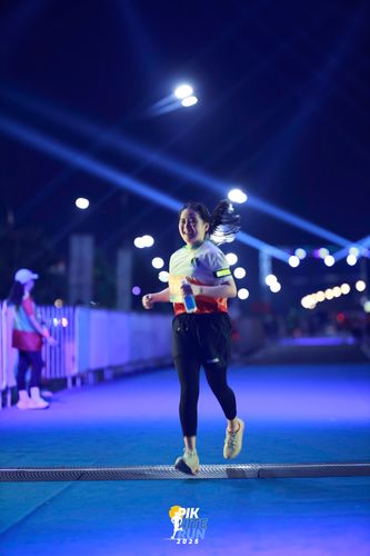 Race photo from PIK NITE RUN 2025