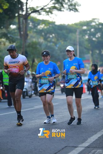Race photo from Isoplus Run 2024 Surabaya