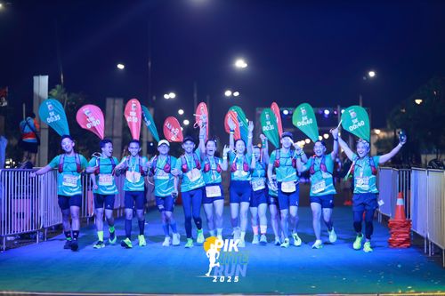 Race photo from PIK NITE RUN 2025