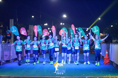 Race photo from PIK NITE RUN 2025