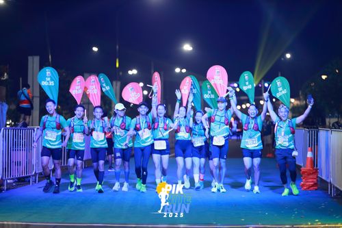 Race photo from PIK NITE RUN 2025