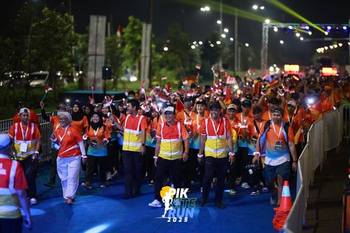 Race photo from PIK NITE RUN 2025