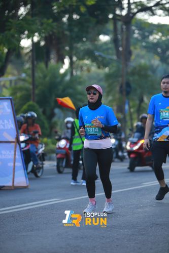 Race photo from Isoplus Run 2024 Surabaya