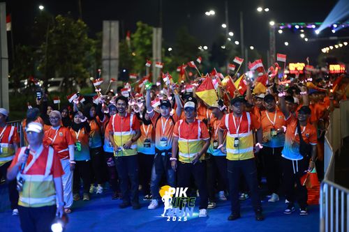 Race photo from PIK NITE RUN 2025